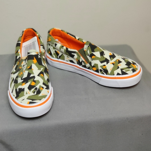 Lily & Dan Other - NWT Boys memory foam canvas shoes